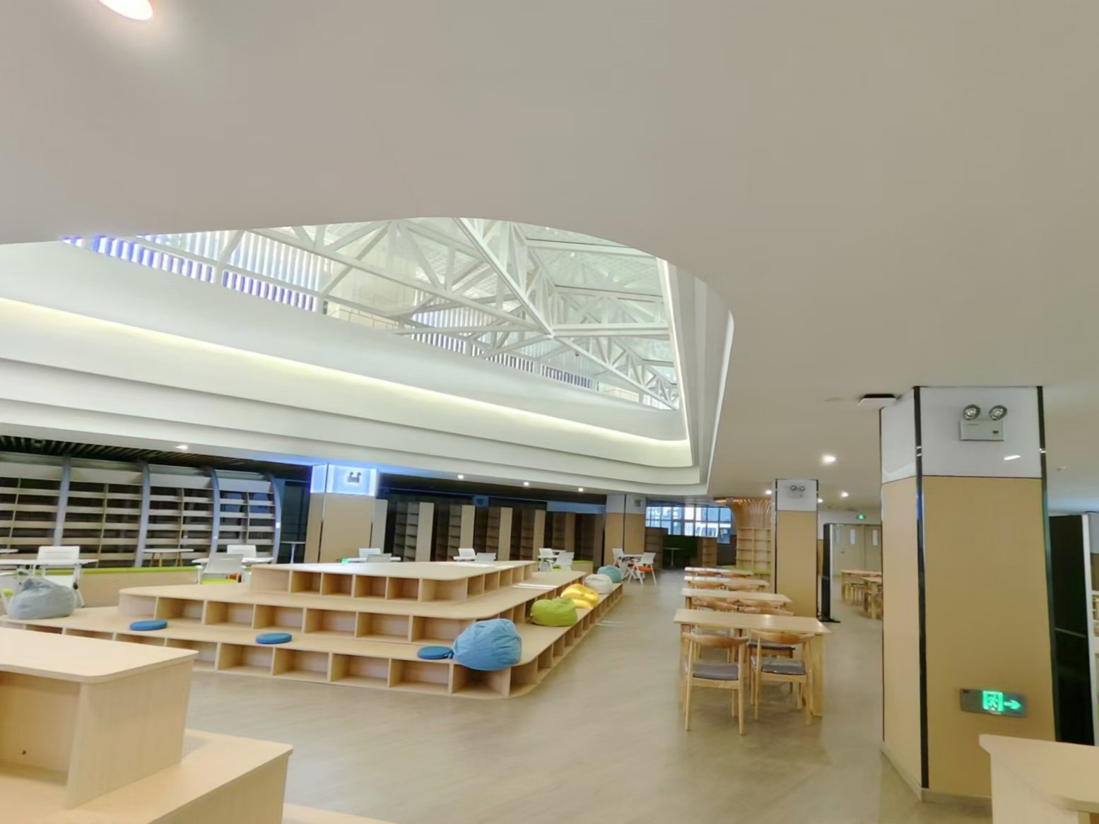 利来国际案例 | 锚定未来，助力南川中学打造西部教育数字化新标杆！
